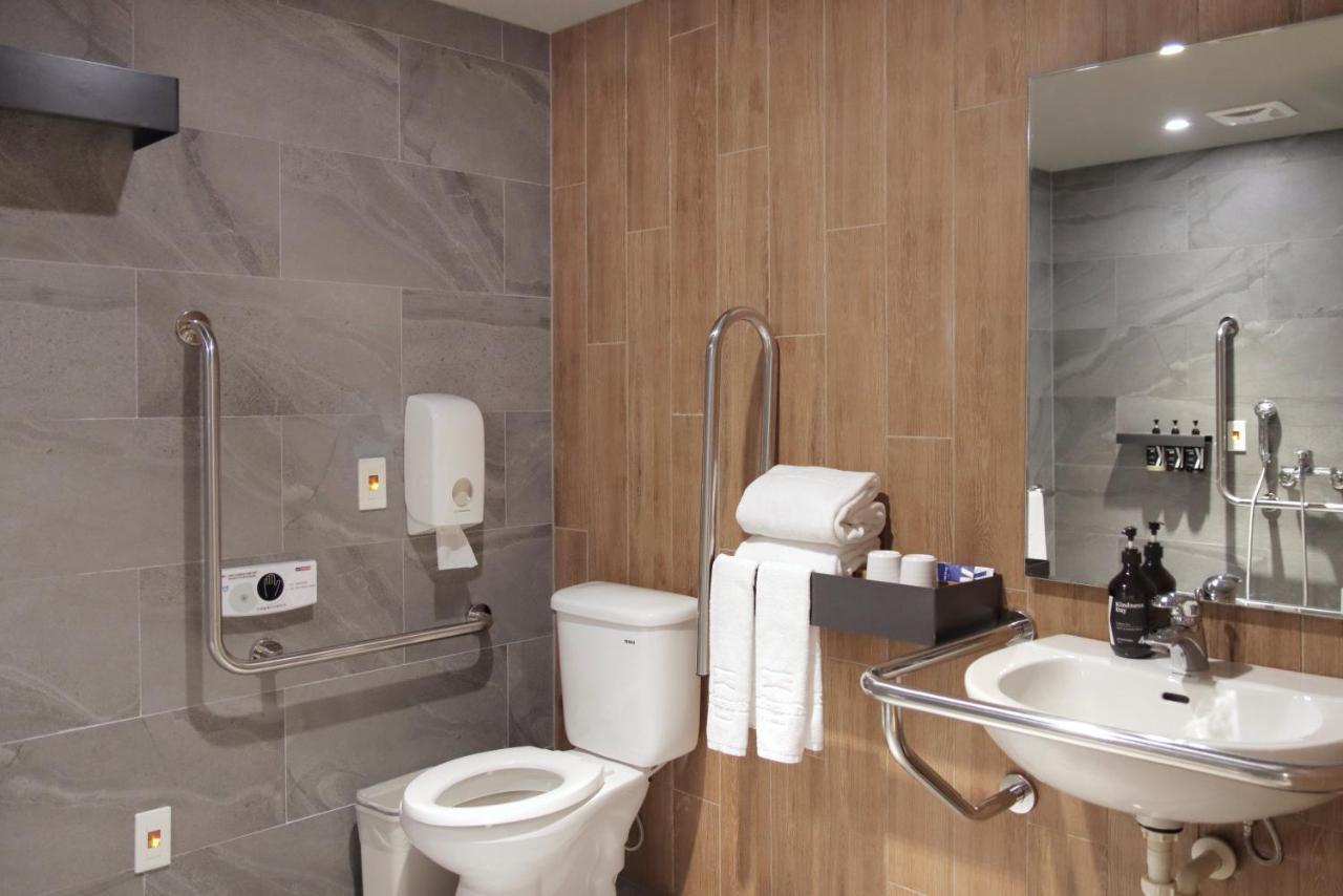 Kindness Day Hotel Тайнан Екстериор снимка