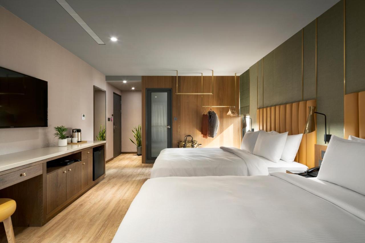 Kindness Day Hotel Тайнан Екстериор снимка
